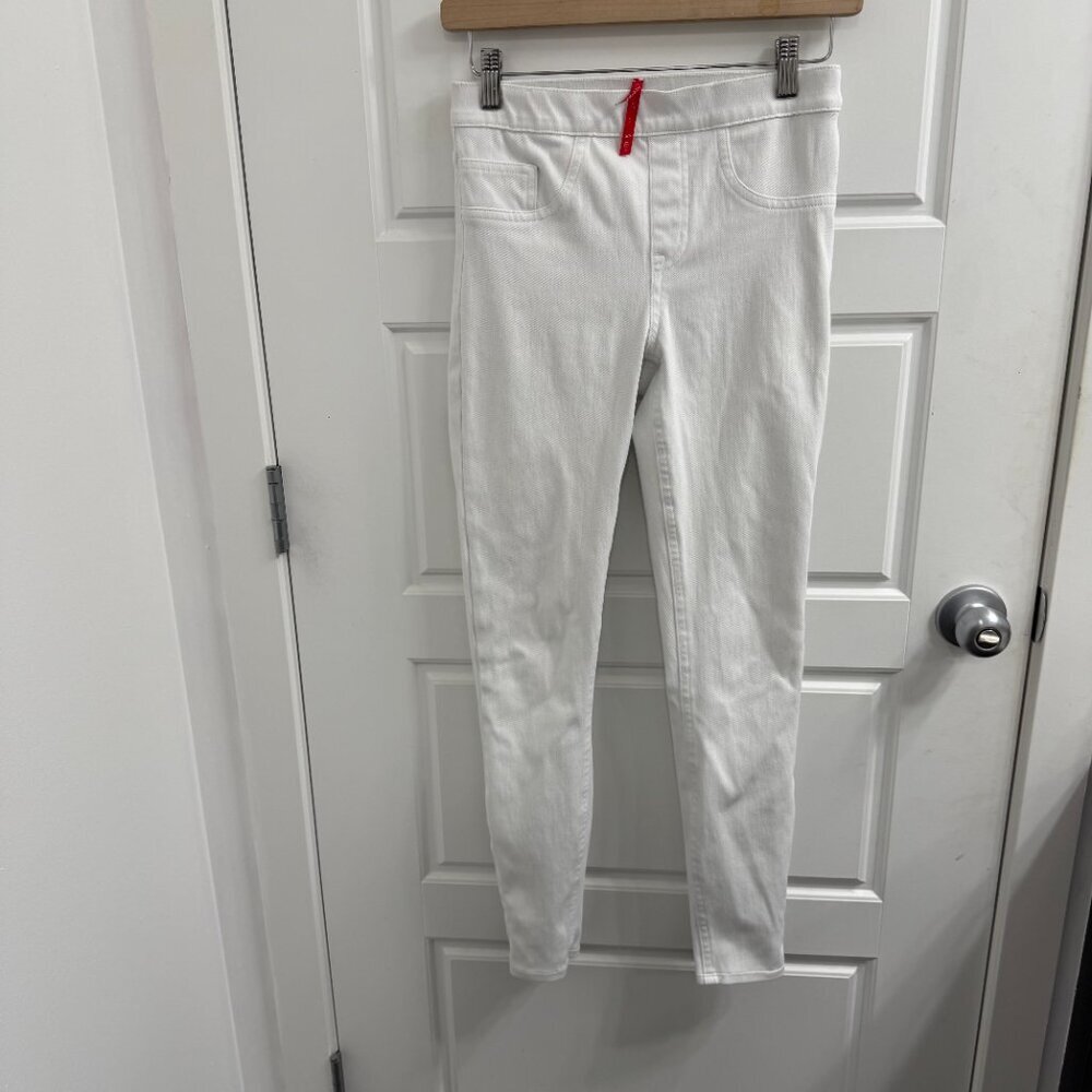 SPANX White Skinny Jeans with Red Drawstring Accent